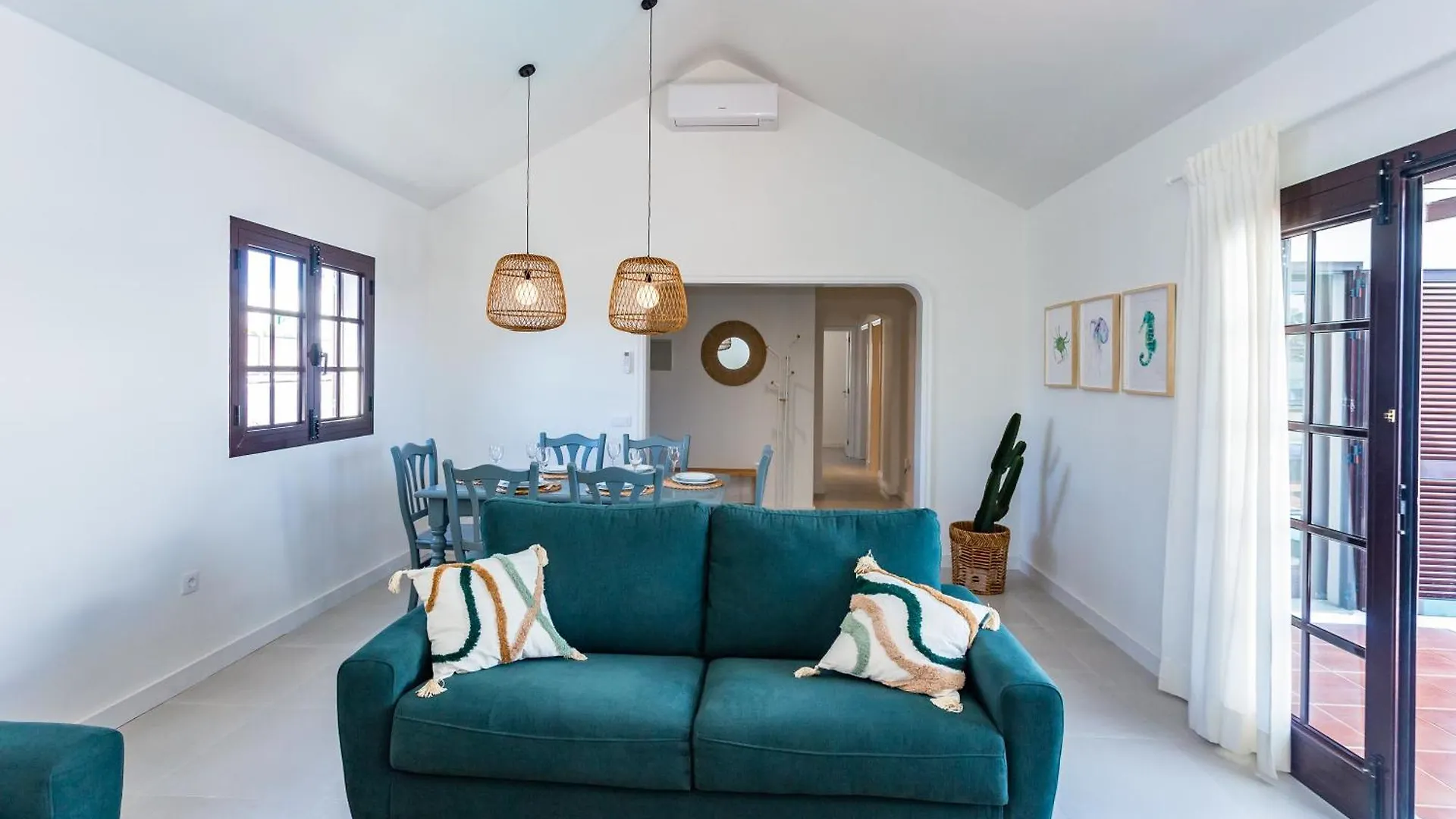 Villa Tara Tias 0*,